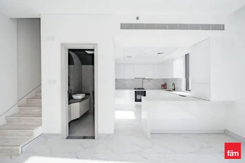 Dupleks në Dubai, Emiratet e Bashkuara Arabe 2 dhoma gjumi, 131.2 m2. № 660225 - Foto 7