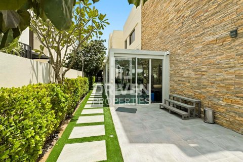Villa till försäljning i DAMAC Hills (Akoya by DAMAC), Dubai, UAE 6 sovrum, 1222.98 kvm Nr. 756718 - fotografi 18