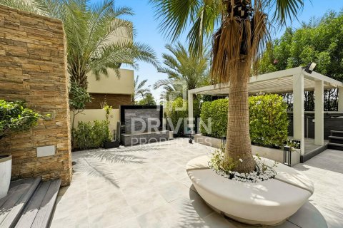 Villa till försäljning i DAMAC Hills (Akoya by DAMAC), Dubai, UAE 6 sovrum, 1222.98 kvm Nr. 756718 - fotografi 25