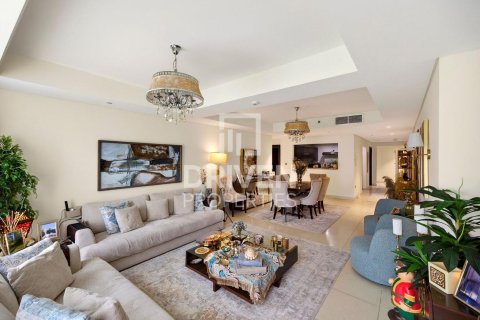 Apartment til salg i Palm Jumeirah, Dubai, UAE 3 soveværelser, 397.9 kvm № 756716 - foto 2