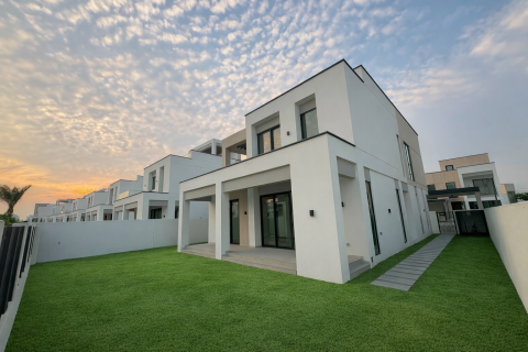 Villa til leie i Arabian Ranches 3, Dubai, Emiratene 4 soverom, 380.72 kvm Nr. 750832 - Foto 2