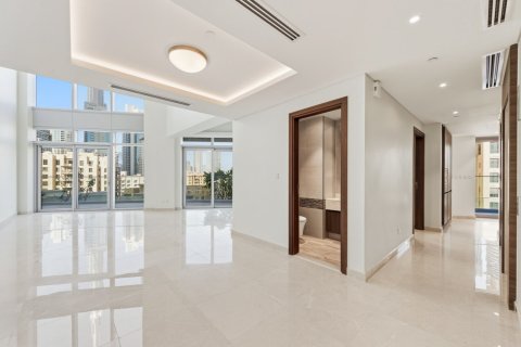 Apartamento en alquiler en Downtown Dubai (Downtown Burj Dubai), Dubai, EAU 3 dormitorios, 357.86 m2 № 750830 - foto 15