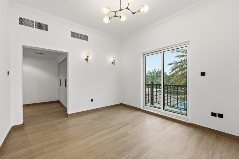 Villa en alquiler en Jumeirah Islands, Dubai, EAU 4 dormitorios, 490.99 m2 № 750835 - foto 17