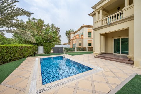 Villa en alquiler en Jumeirah Islands, Dubai, EAU 4 dormitorios, 490.99 m2 № 750835 - foto 9