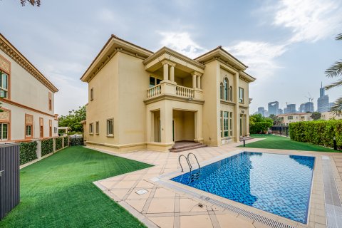 Villa en alquiler en Jumeirah Islands, Dubai, EAU 4 dormitorios, 490.99 m2 № 750835 - foto 2