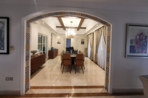 Vilă de închiriat în The Villa, Dubai, EAU 5 dormitoare, 660.58 mp.  №750831 - poză 6