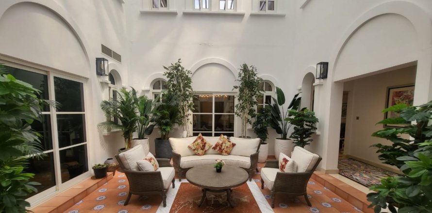Vilă în The Villa, Dubai, EAU 5 dormitoare, 660.58 mp.  №750831