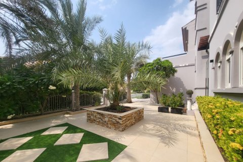 Vilă de închiriat în The Villa, Dubai, EAU 5 dormitoare, 660.58 mp.  №750831 - poză 17