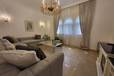 Vilă de închiriat în The Villa, Dubai, EAU 5 dormitoare, 660.58 mp.  №750831 - poză 13