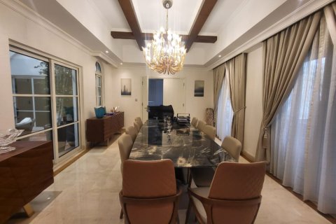Vilă de închiriat în The Villa, Dubai, EAU 5 dormitoare, 660.58 mp.  №750831 - poză 15