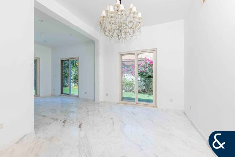 Villa till försäljning i Dubai Sports City, Dubai, UAE 5 sovrum, 401 kvm Nr. 667784 - fotografi 5