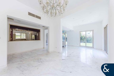 Villa till försäljning i Dubai Sports City, Dubai, UAE 5 sovrum, 401 kvm Nr. 667784 - fotografi 6