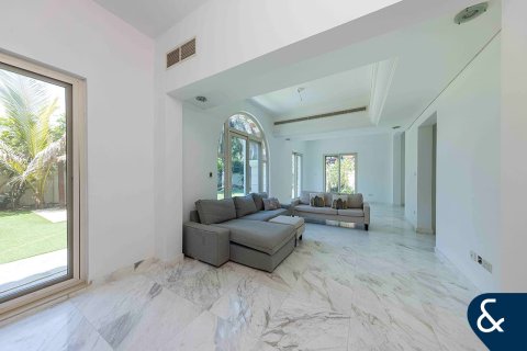 Villa till försäljning i Dubai Sports City, Dubai, UAE 5 sovrum, 401 kvm Nr. 667784 - fotografi 4