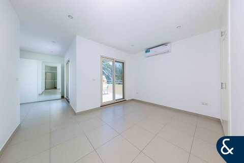 Villa till försäljning i Dubai Sports City, Dubai, UAE 5 sovrum, 401 kvm Nr. 667784 - fotografi 9