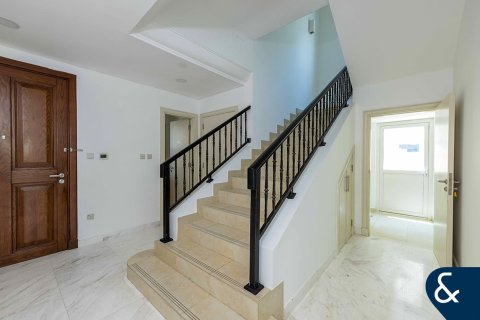 Villa till försäljning i Dubai Sports City, Dubai, UAE 5 sovrum, 401 kvm Nr. 667784 - fotografi 8