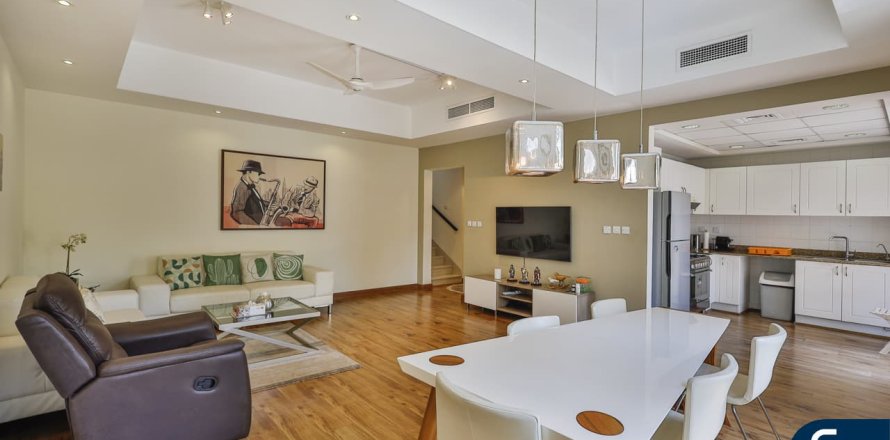 Villa à The Lakes, Dubai, EAU: 3 chambres, 208 m2 № 667761