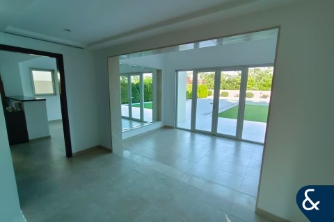 Vilë në Jumeirah Park, Dubai, Emiratet e Bashkuara Arabe 3 dhoma gjumi, 285 m2. № 667783 - Foto 4