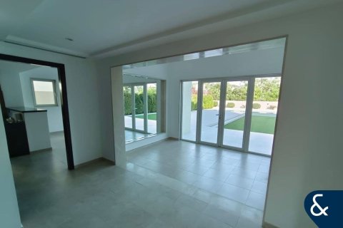 Vilë në Jumeirah Park, Dubai, Emiratet e Bashkuara Arabe 3 dhoma gjumi, 285 m2. № 667783 - Foto 9
