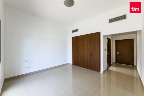 Villa te huur in Dubai, VAE 5 slaapkamers, 726.7 vr.m., nr 679829 - foto 17