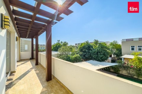 Villa te huur in Dubai, VAE 5 slaapkamers, 726.7 vr.m., nr 679829 - foto 8
