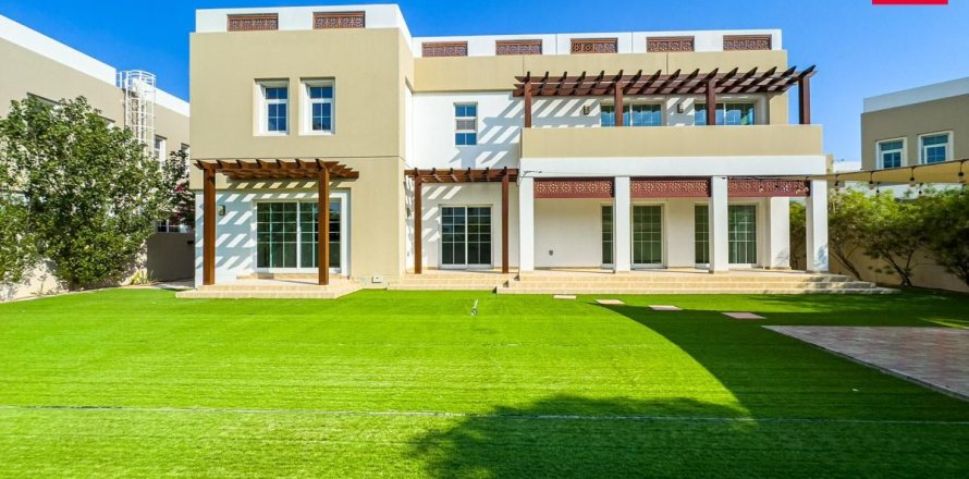 Villa in Dubai, VAE 5 slaapkamers, 726.7 vr.m. nr 679829