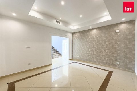 Villa te huur in Dubai, VAE 5 slaapkamers, 726.7 vr.m., nr 679829 - foto 16