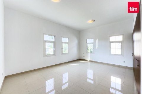 Villa te huur in Dubai, VAE 5 slaapkamers, 726.7 vr.m., nr 679829 - foto 10