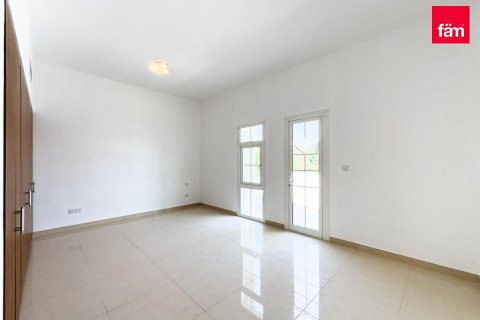 Villa te huur in Dubai, VAE 5 slaapkamers, 726.7 vr.m., nr 679829 - foto 14