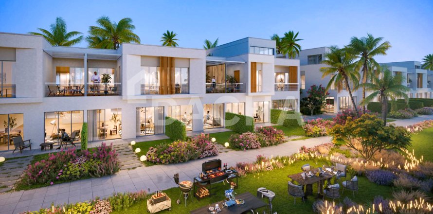 Dubai Investment Park、Dubai、UAEにあるタウンハウス 4ベッドルーム、223 m2 No707055