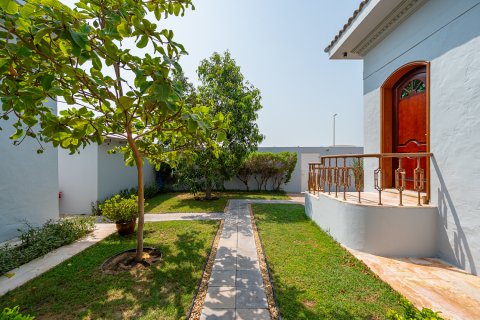 Вилла Аль-Барша, Дубай, БАӘ-да 5 жатын бөлмелер, 464.52 м² № 757510 - фото 26