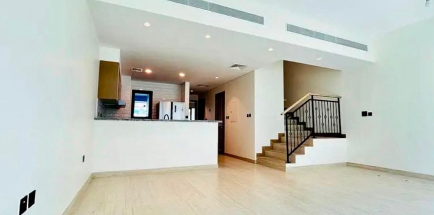 Kaupunkipientalo Dubai, Arabiemiraatit 4 makuuhuonetta, 144 m2 № 727085