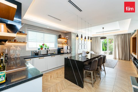 Müüa villa asukohaga Jumeirah Park, Dubai, AÜE: 3 magamistoaga, 680 m² Nr 711561 - pilt 10
