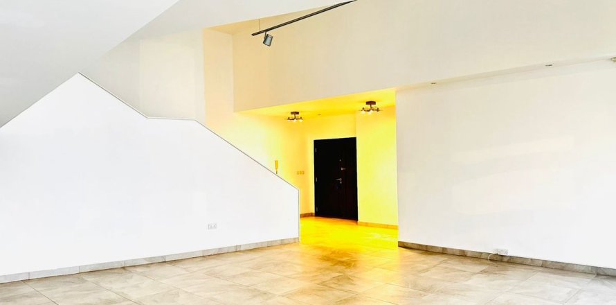 Dubai、UAEにあるマンション 3ベッドルーム、215.1 m2 No641501