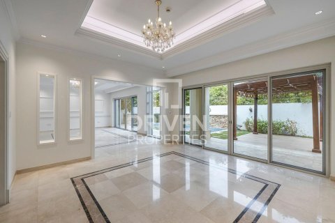 Vila u Mohammed Bin Rashid City, Dubai, UAE 4 spavaćih soba, 594.58 m2 Br. 756836 - fotografija 2