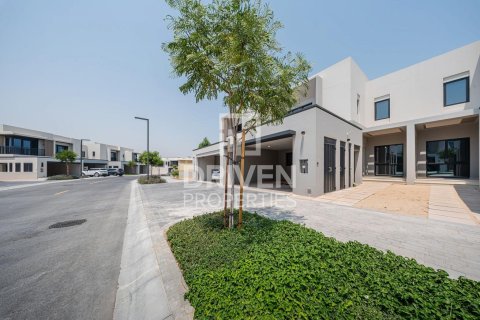 تاون هاوس للإيجار في جبل علي، دبي، الإمارات العربية المتحدة 4 غرفة نوم ، 252.05 متر مربع ، رقم 756818 - صورة 2