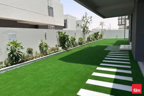 Villa in Dubai, UAE 4 bedrooms, 323.7 sq.m. № 708245