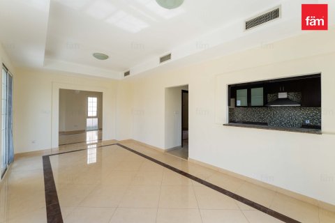 Müüa villa asukohaga Dubai, AÜE: 3 magamistoaga, 549.9 m² Nr 640257 - pilt 8