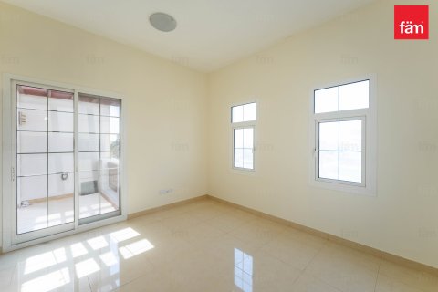 Müüa villa asukohaga Dubai, AÜE: 3 magamistoaga, 549.9 m² Nr 640257 - pilt 16