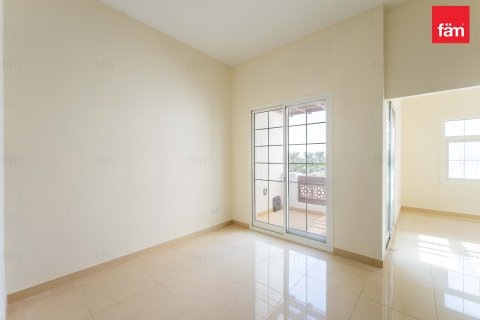 Müüa villa asukohaga Dubai, AÜE: 3 magamistoaga, 549.9 m² Nr 640257 - pilt 19