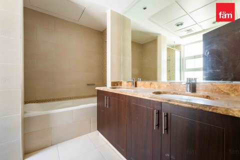 Müüa villa asukohaga Dubai, AÜE: 3 magamistoaga, 549.9 m² Nr 640257 - pilt 24