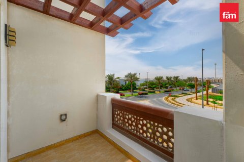 Müüa villa asukohaga Dubai, AÜE: 3 magamistoaga, 549.9 m² Nr 640257 - pilt 22