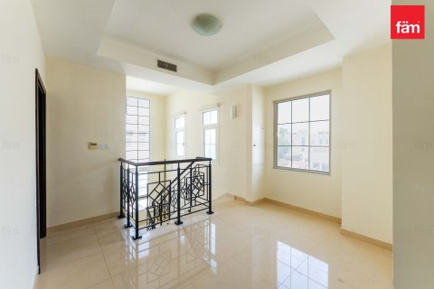 Müüa villa asukohaga Dubai, AÜE: 3 magamistoaga, 549.9 m² Nr 640257 - pilt 23