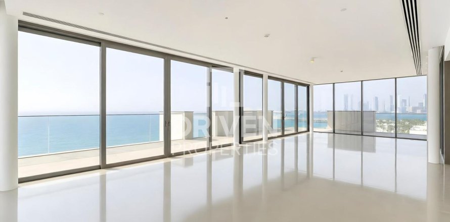 Kattohuoneisto Jumeirah, Dubai, Arabiemiraatit 4 makuuhuonetta, 1036.71 m2 № 755720