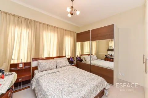 Villa in The Springs, Dubai, UAE 3 bedrooms, 340 sq.m. № 650168 - photo 9