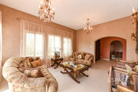 Villa in The Springs, Dubai, UAE 3 bedrooms, 340 sq.m. № 650168 - photo 2