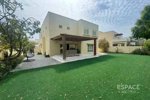 Villa til leje i Meadows, Dubai, UAE 4 soveværelser, 337 kvm № 650147 - foto 1