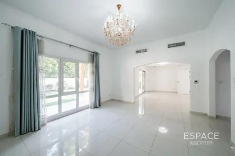 Meadows, Dubai, BAE’de kiralık вилла 4 yatak odası, 337 m² No 650147 - fotoğraf 8