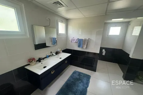Villa til leje i Meadows, Dubai, UAE 4 soveværelser, 337 kvm № 650147 - foto 13