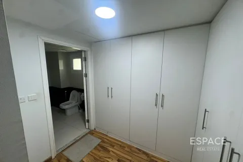Villa til leje i Meadows, Dubai, UAE 4 soveværelser, 337 kvm № 650147 - foto 15
