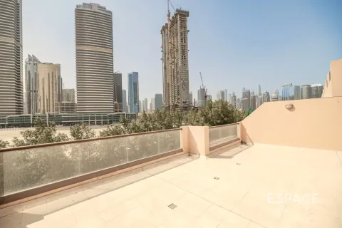 Townhouse in Jumeirah Islands, Dubai, UAE 4 bedrooms, 337 sq.m. № 650167 - photo 13
